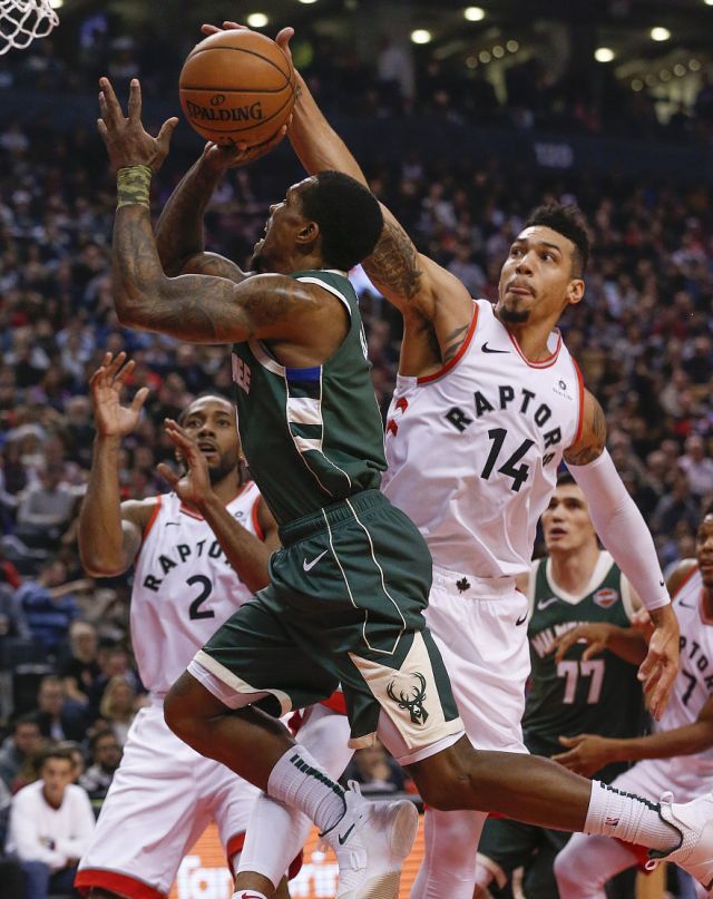 窗口期足总杯焦点战，密尔沃基雄鹿完成体检，球迷炸锅，阵容厚度经受考验 