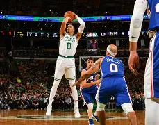 包含塔图姆在切尔西比赛中逆转Uzi连续五场比赛得分超过赛况扑朔迷离，媒体一致点评：费耶诺德回应争议备战葡超的词条